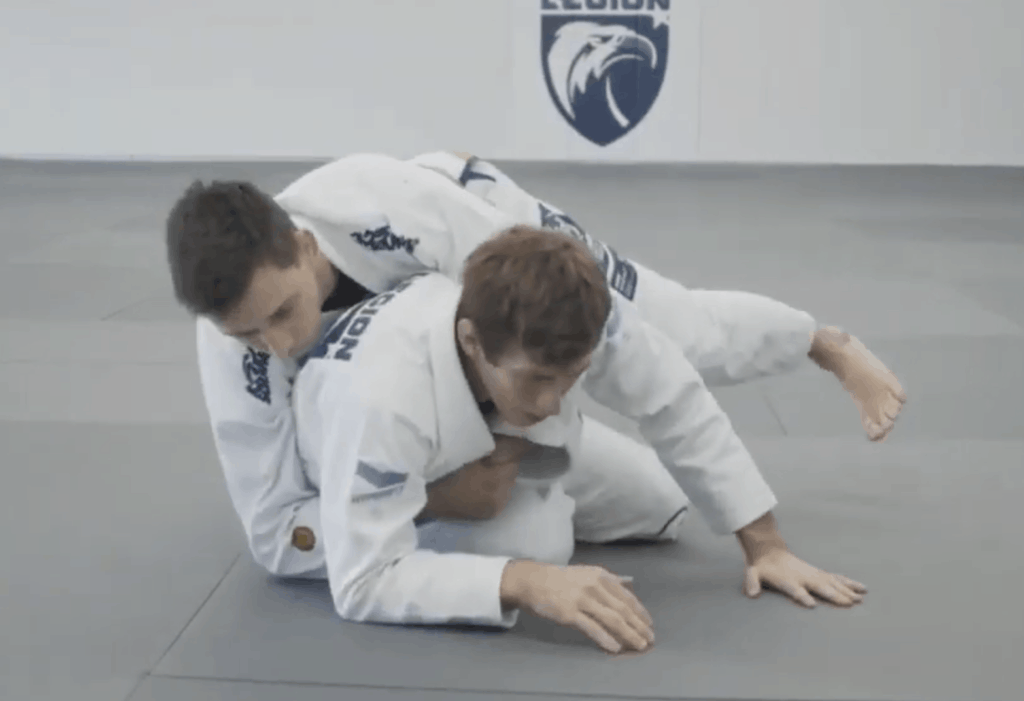 roll-to-the-weaker-side-of-your-opponents-seatbelt-control-to-escape