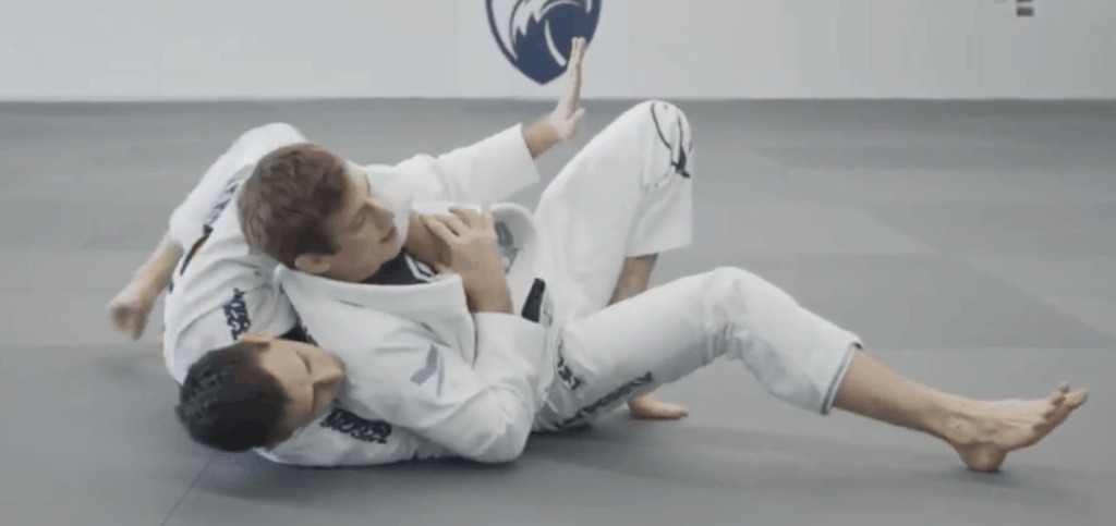 roll-to-your-opponents-weak-side-when-defending-the-seatbelt-control