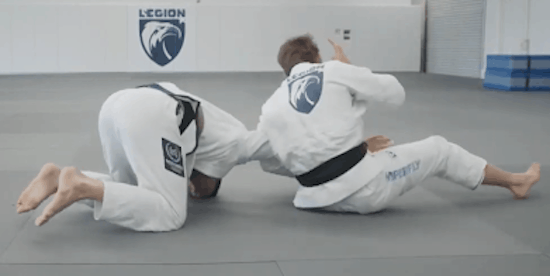 escape-the-darce-choke-position