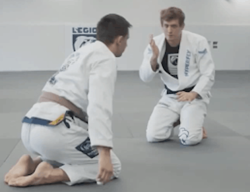 escape-the-darce-choke-from-the-turtle